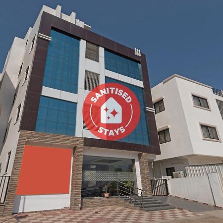Oyo Flagship 19196 Shree Sai Niladri Residency Shirdi Bagian luar foto