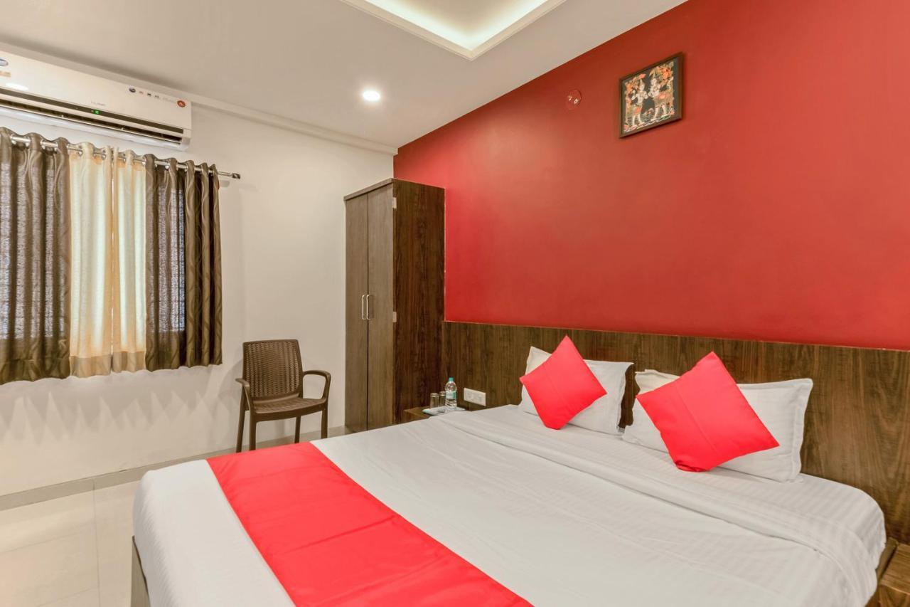 Oyo Flagship 19196 Shree Sai Niladri Residency Shirdi Bagian luar foto