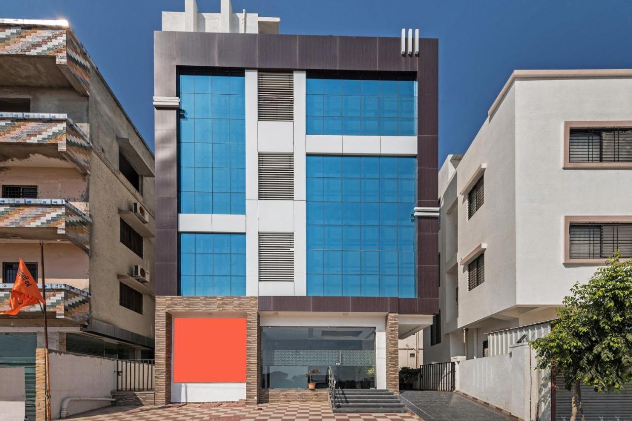 Oyo Flagship 19196 Shree Sai Niladri Residency Shirdi Bagian luar foto